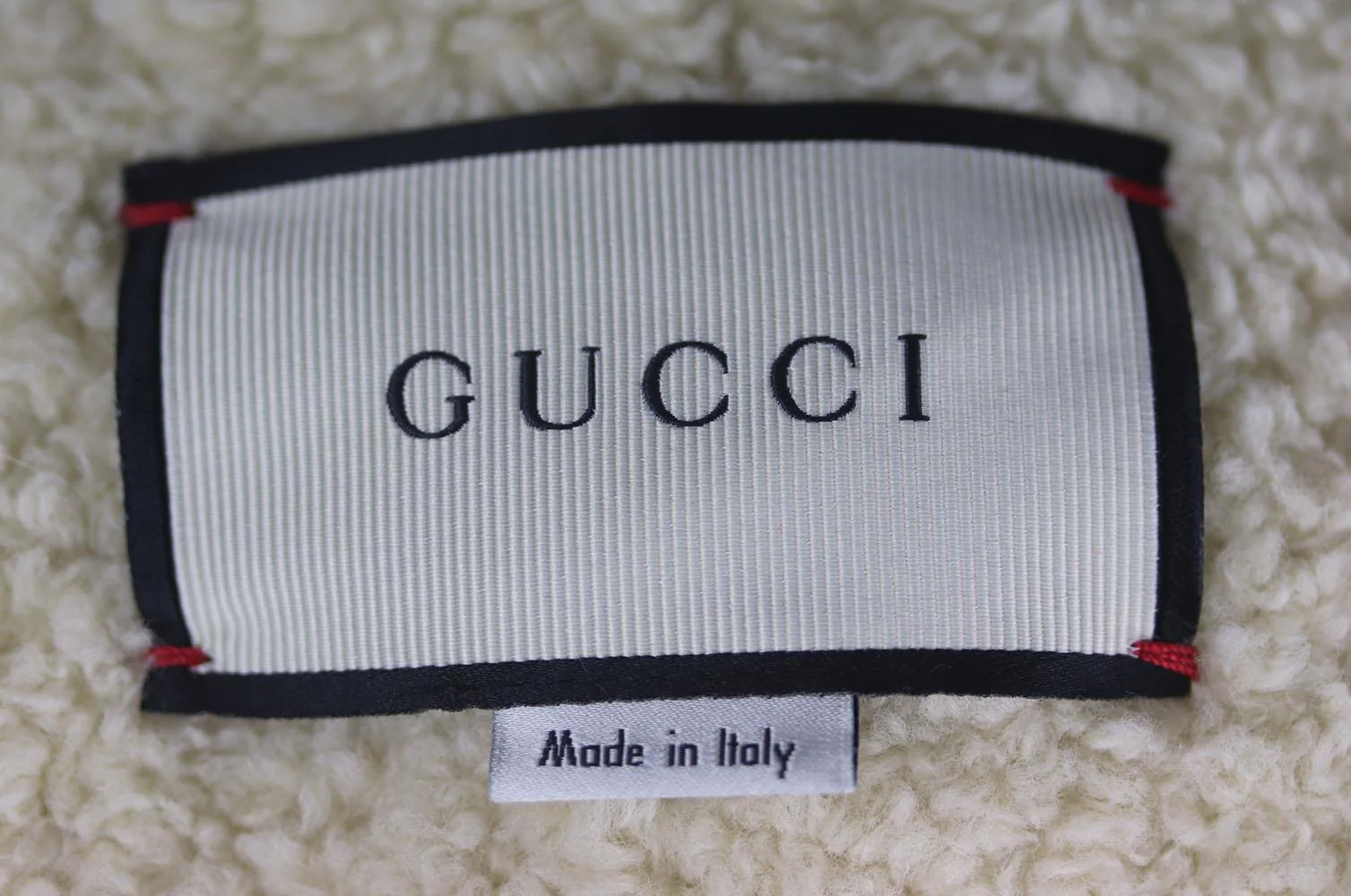 GUCCI EMBELLISHED SHEARLING LINED DENIM JACKET IT 44 UK 12 - Image 5