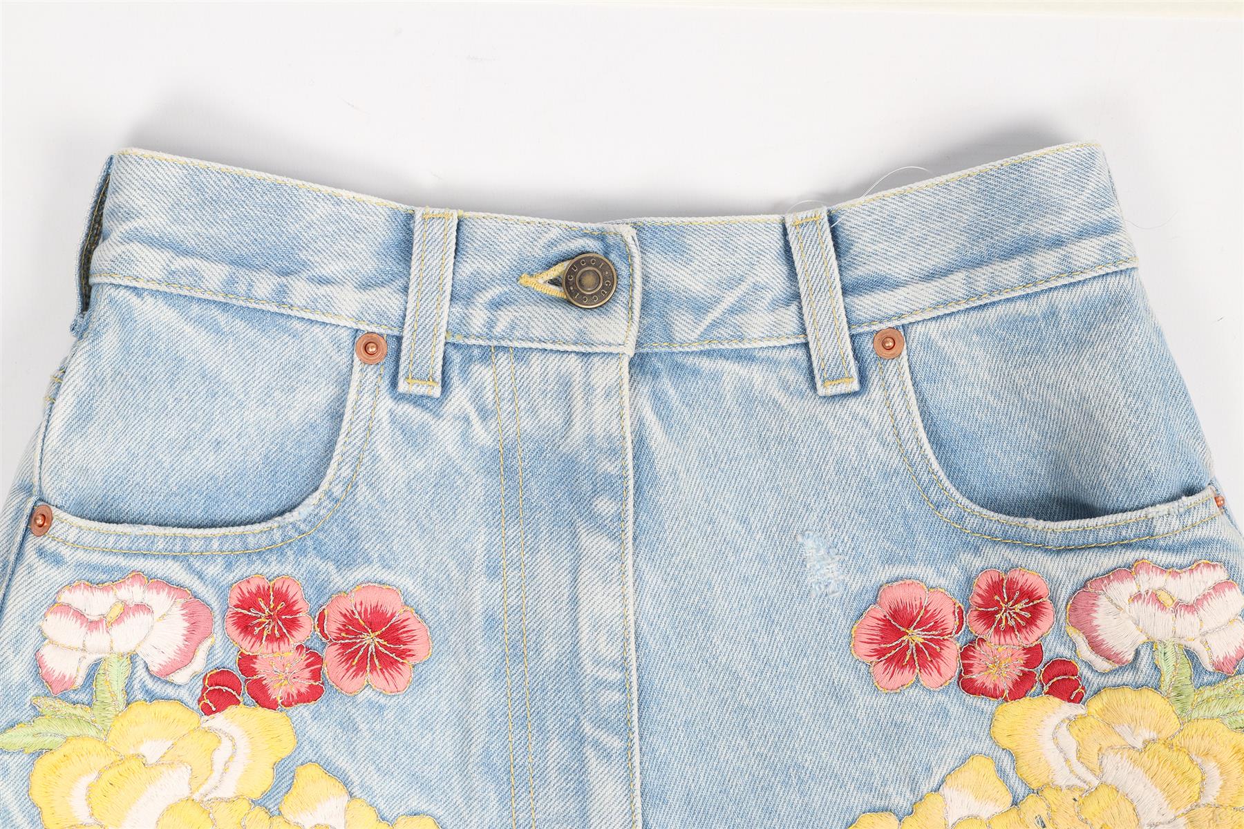 GUCCI HIGH RISE DENIM SHORTS W25 UK 6-8 - Image 3