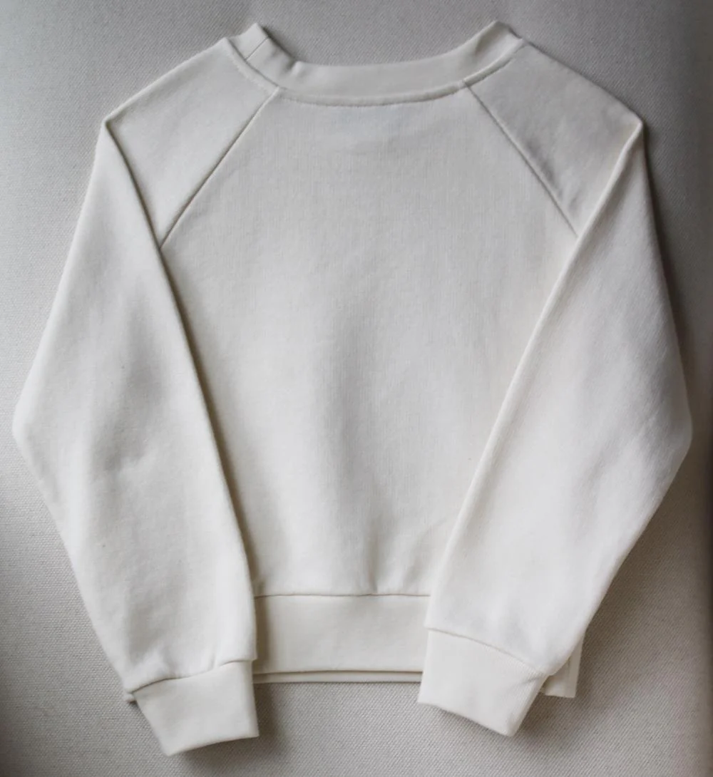 GUCCI KIDS UNISEX LOGO CRYSTAL EMBELLISHED COTTON SWEATSHIRT 5 YEARS - Image 3