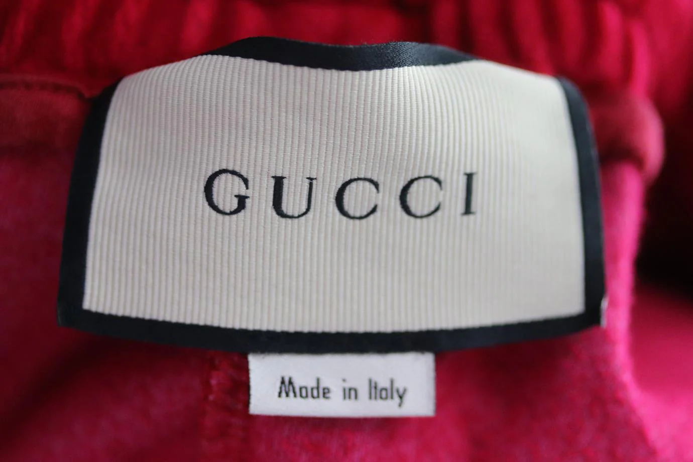 GUCCI MEN'S EMBROIDERED VELVET SHORTS LARGE - Image 4