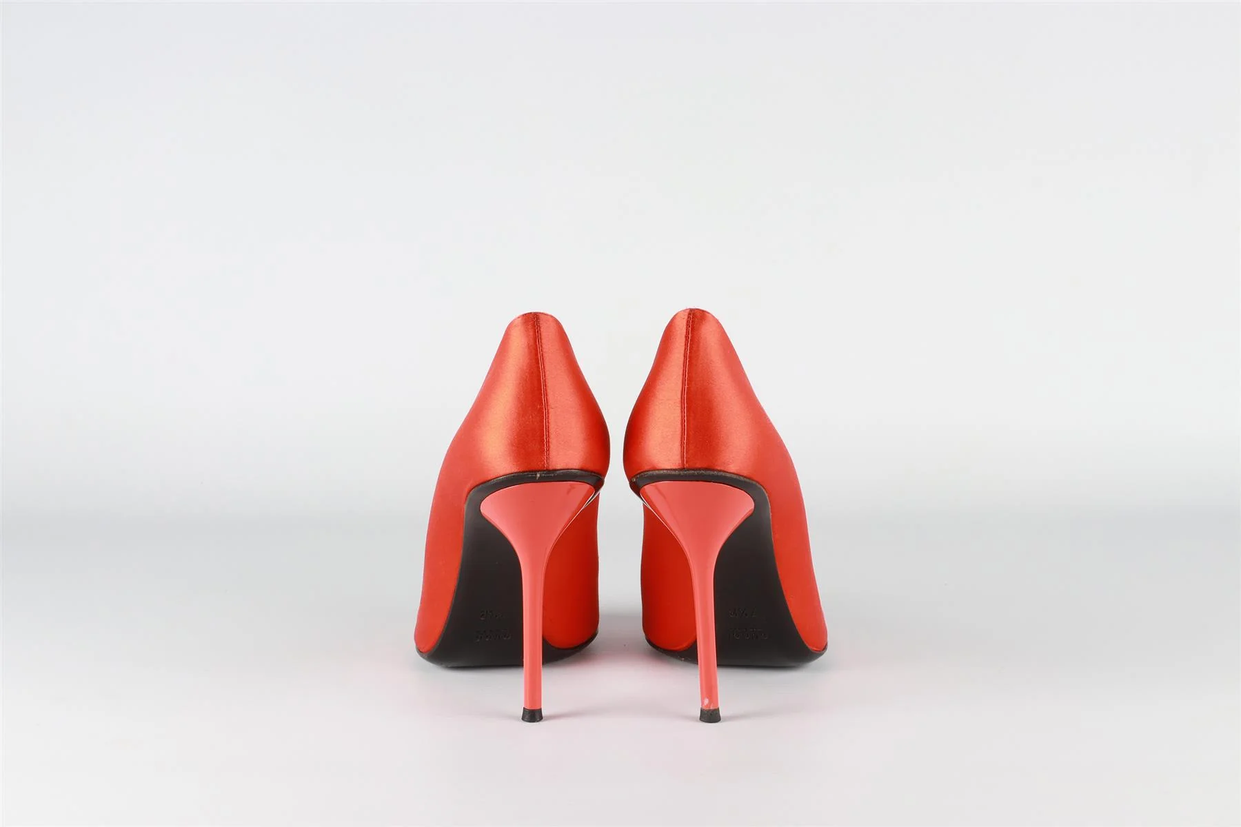GUCCI RED SATIN PUMPS EU 37.5 UK 4.5 US 7.5 - Image 5