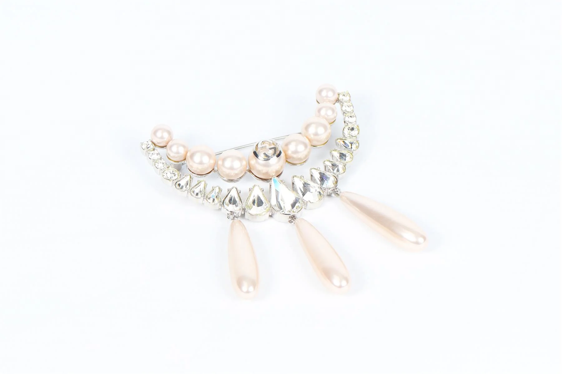 GUCCI SILVER GG CRYSTAL AND FAUX PEARL BROOCH - Image 3