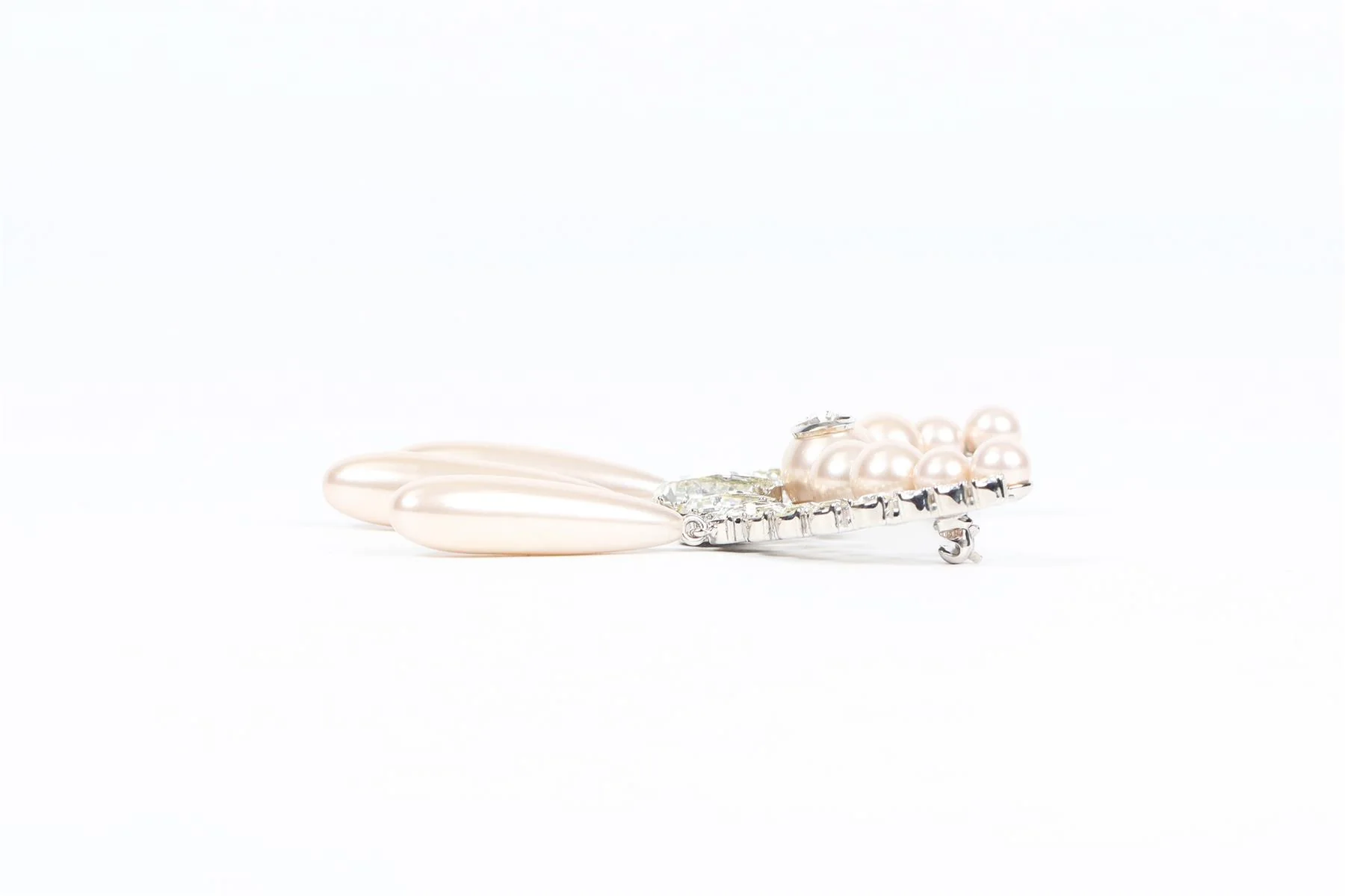 GUCCI SILVER GG CRYSTAL AND FAUX PEARL BROOCH - Image 6