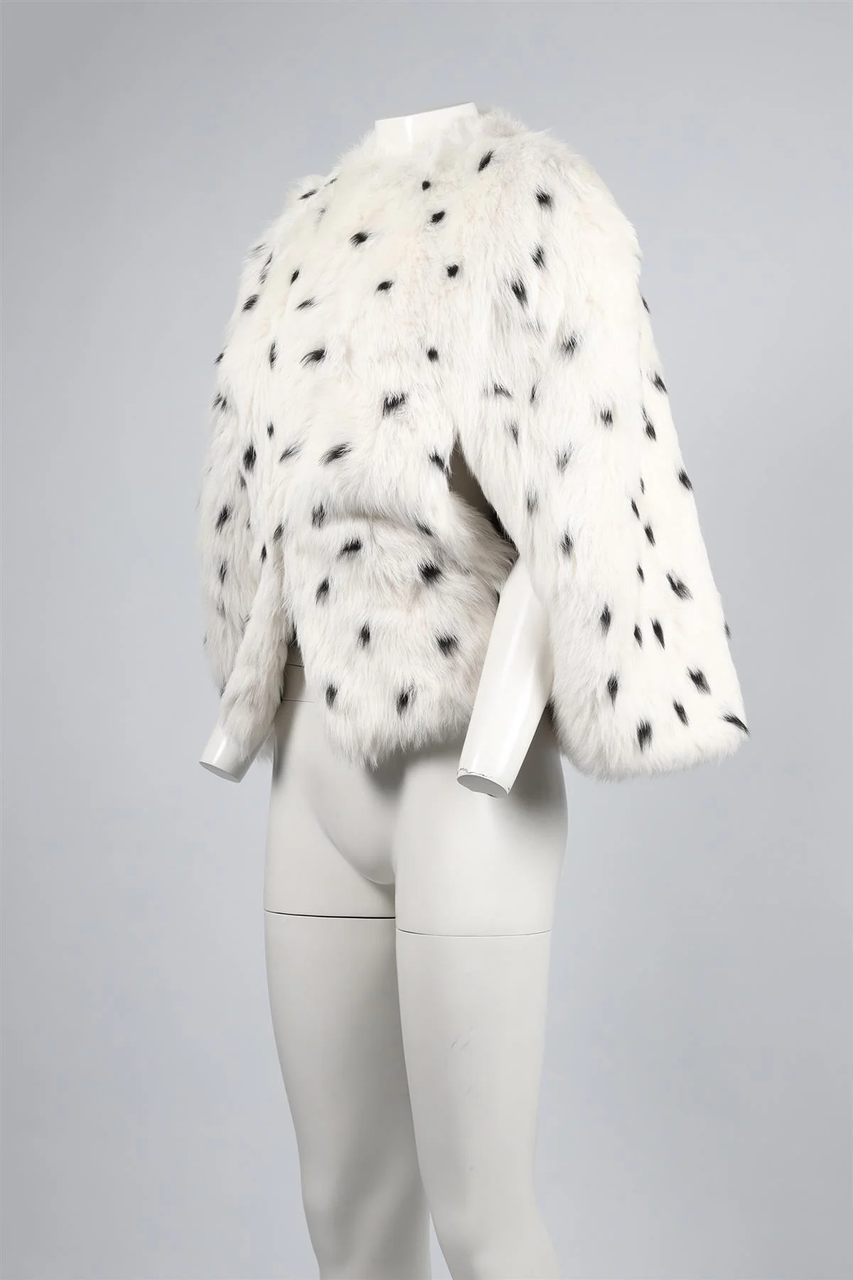 GUCCI WHITE SHEARLING CAPE IT 40 UK 8 - Image 3