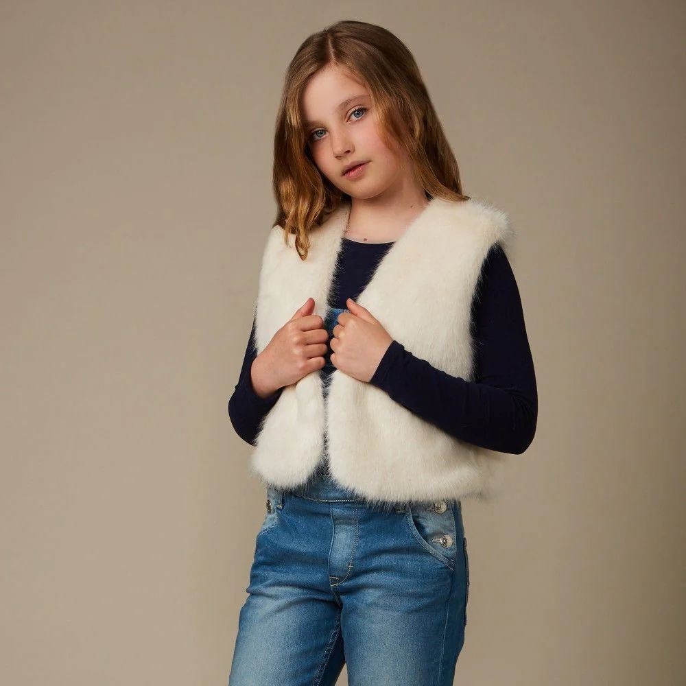 HELEN MOORE GIRLS ERMINE WHITE FAUX FUR WAISTCOAT GILET 4-6 YEARS - Image 9