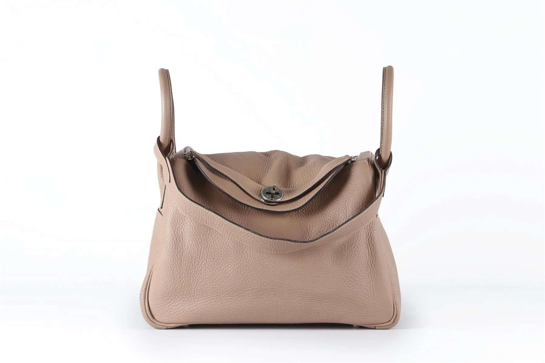 HERMÈS 2008 LINDY 26 CM CLEMENCE LEATHER SHOULDER BAG IN ETOUPE - Image 2