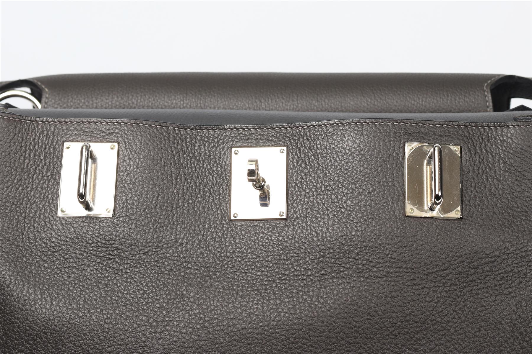 HERMÈS 2009 JYPSIERE 36CM CLEMENCE LEATHER SHOULDER BAG - Image 10