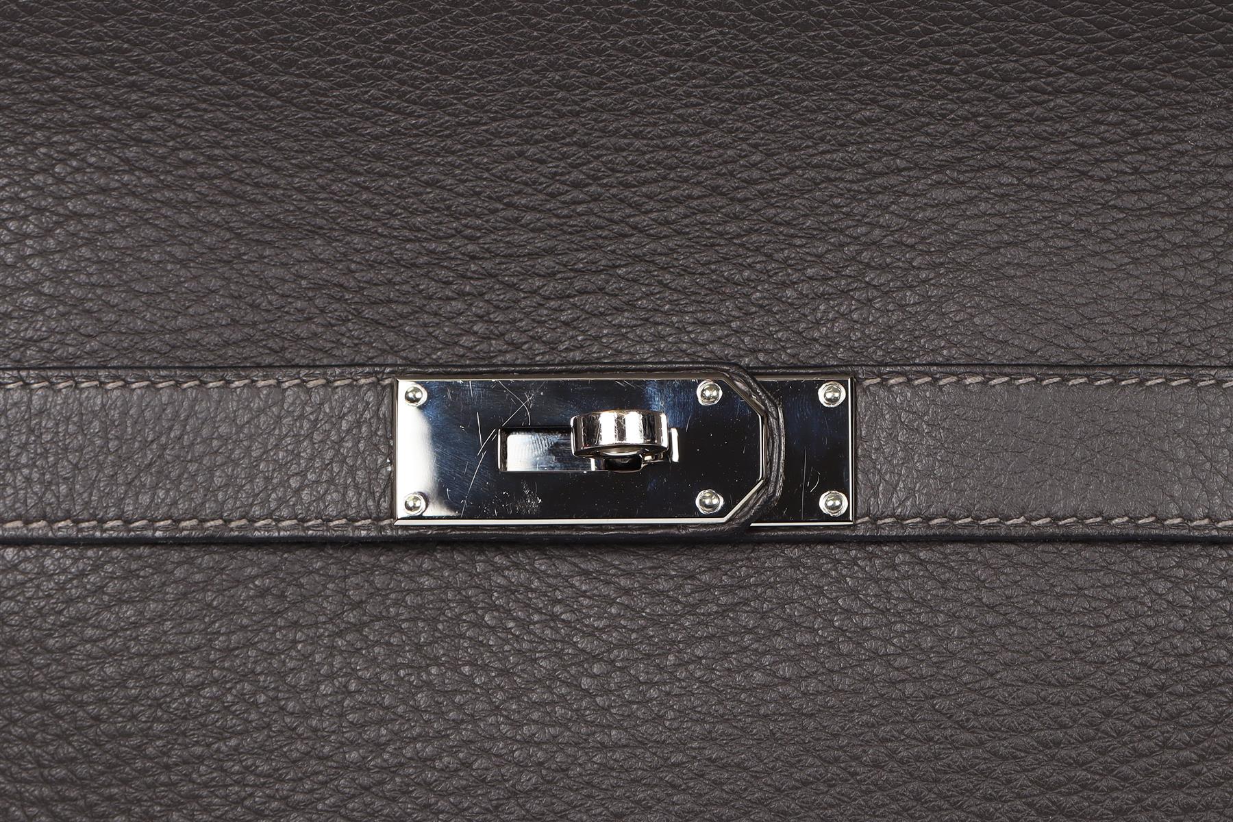 HERMÈS 2009 JYPSIERE 36CM CLEMENCE LEATHER SHOULDER BAG - Image 9