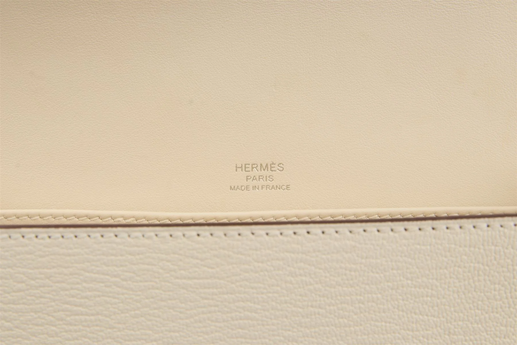 HERMÈS CREAM 2022 GETA CHEVRE LEATHER SHOULDER BAG IN NATA - Image 9
