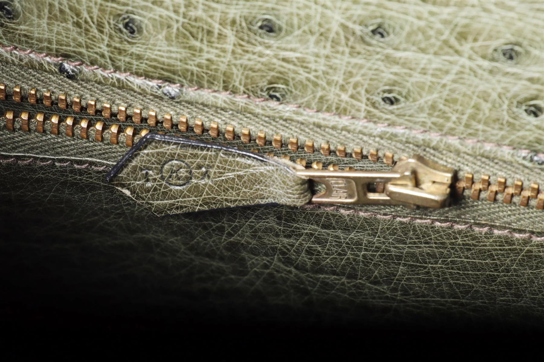 HERMĂS GREEN 1981 KELLY 32CM OSTRICH BAG IN VERT OLIVE - Image 11
