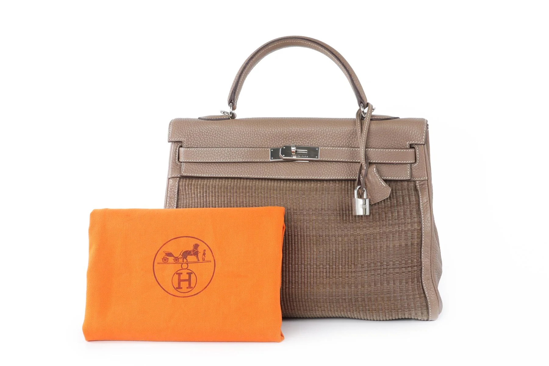 HERMÈS  TAUPE 2005 KELLY 35 CM CLEMENCE LEATHER AND HORSEHAIR BAG IN ETOUPE - Image 12