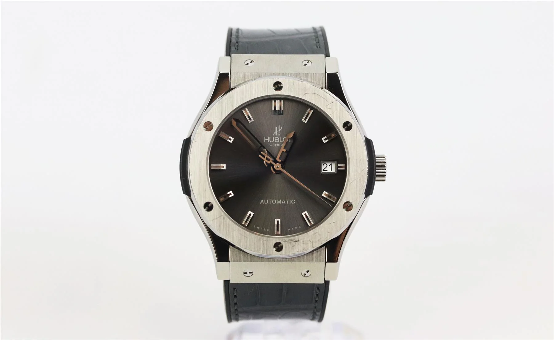 HUBLOT CLASSIC FUSION RACING GREY 42MM TITANIUM AND ALLIGATOR WRIST WATCH - Image 2