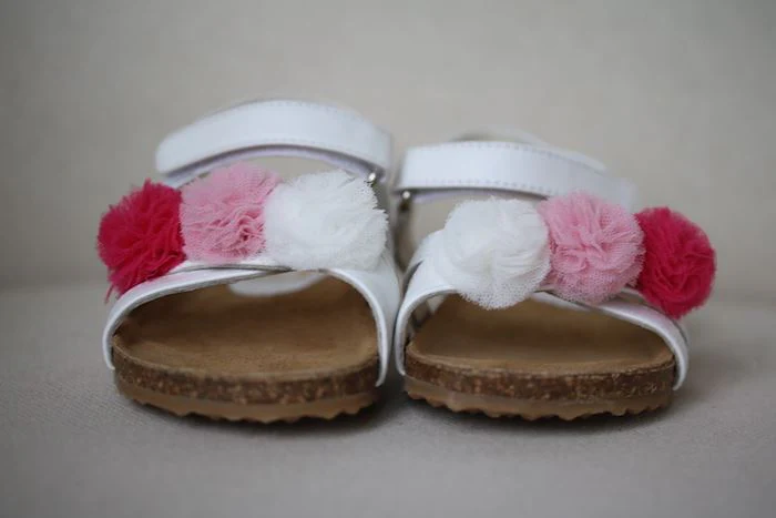 IL GUFO GIRLS WHITE POM-POM SANDALS EU 26 UK 8.5 - Image 3