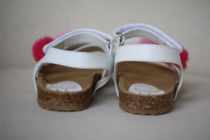 IL GUFO GIRLS WHITE POM-POM SANDALS EU 26 UK 8.5 - Image 4