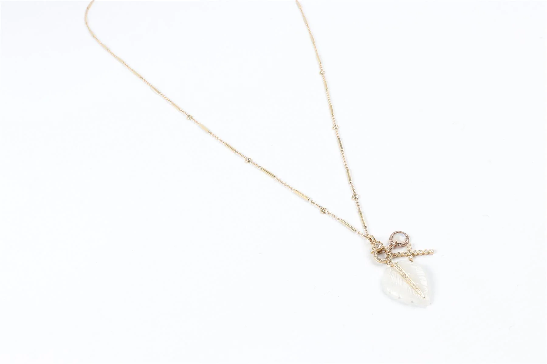 JACQUIE AICHE 14K YELLOW GOLD AND PAVE DIAMOND NECKLACE - Image 3
