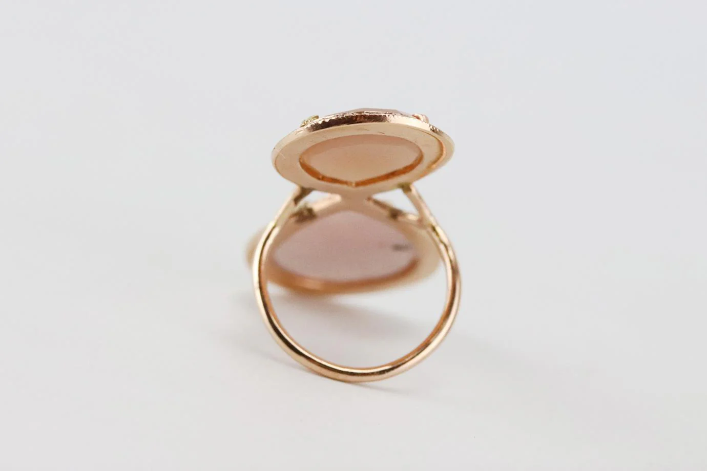 JACQUIE AICHE LARGE MOONSTONE 14K YELLOW GOLD TRINITY RING 15.5 MM - Image 4