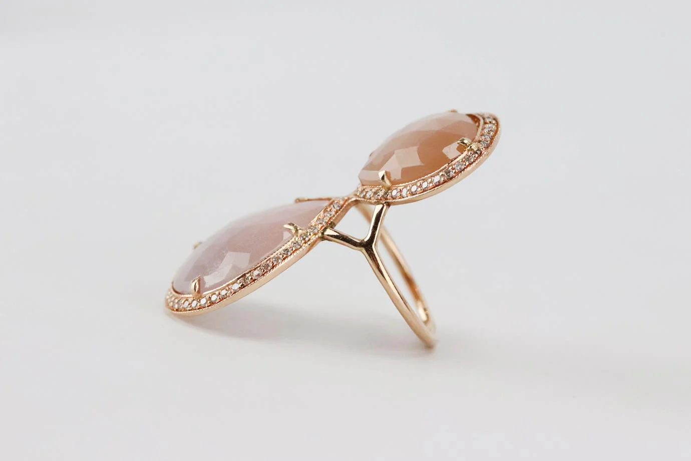 JACQUIE AICHE LARGE MOONSTONE 14K YELLOW GOLD TRINITY RING 15.5 MM - Image 5