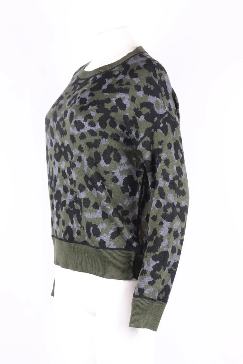 JOHN AND JENN LEOPARD JACQUARD KNIT SWEATER MEDIUM - Image 3