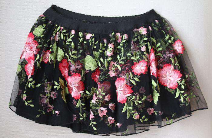 KATE MACK & BISCOTTI GIRLS BLACK FLORAL TULLE SKIRT 5 YEARS - Image 3