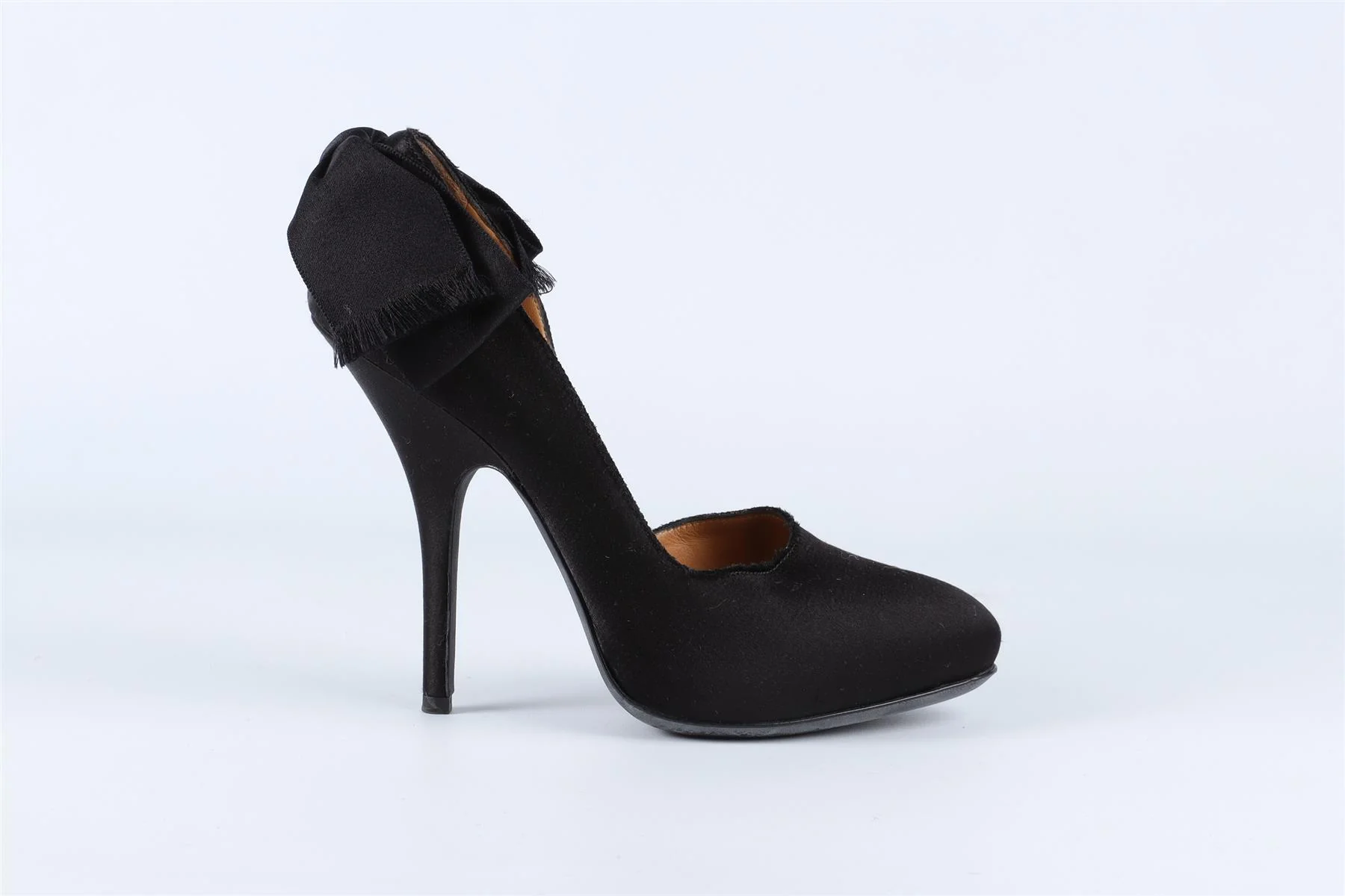 LANVIN BLACK SATIN PUMPS EU 38 UK 5 US 8 - Image 2