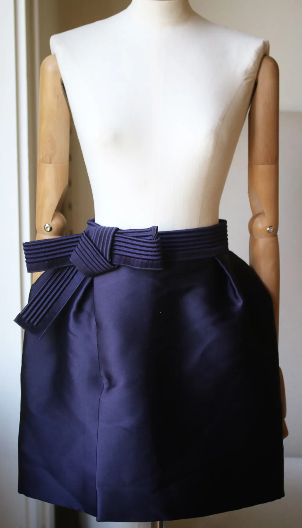 LANVIN BOW DETAIL SILK SKIRT FR 36 UK 8 - Image 2