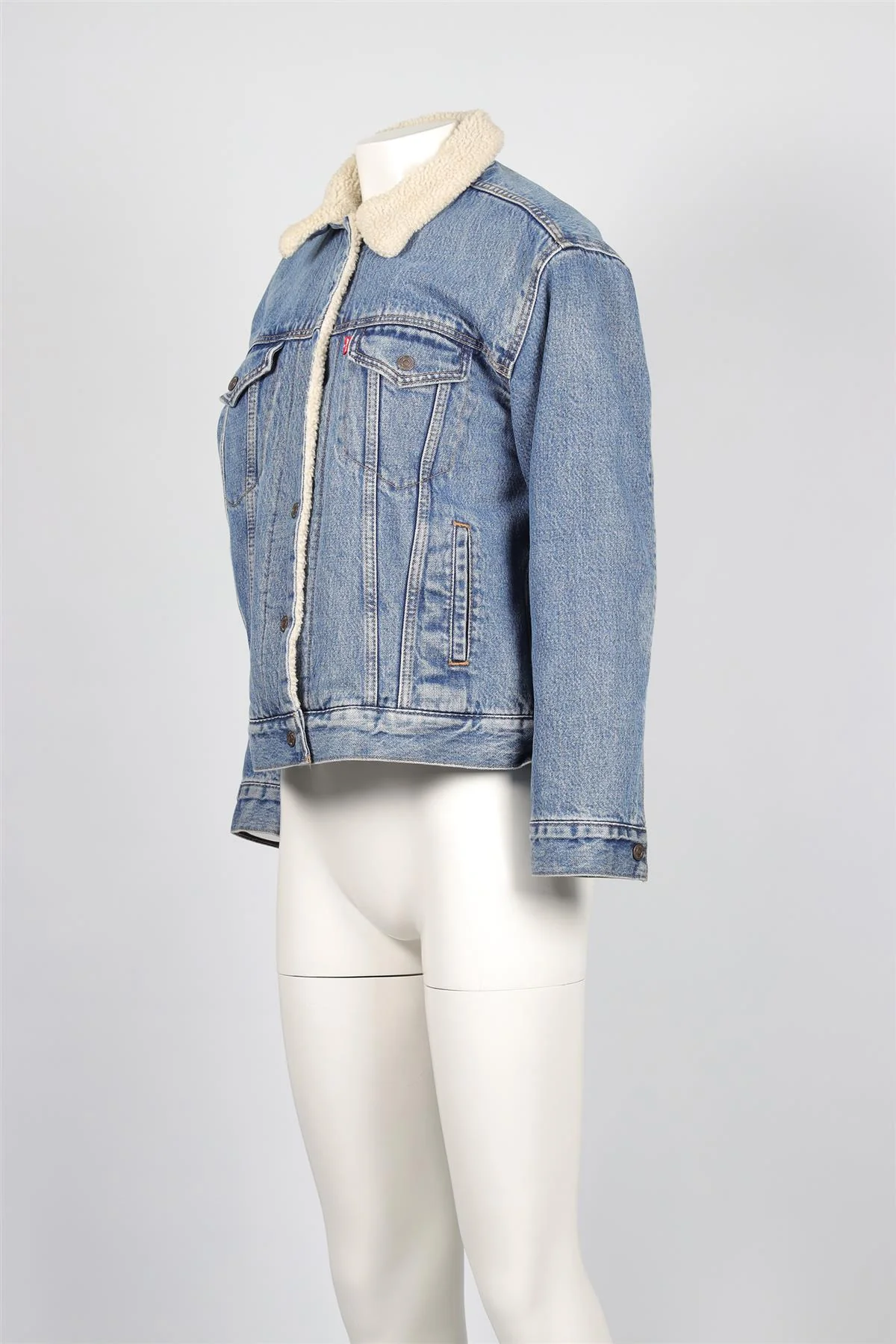 LEVI'S BLUE DENIM JACKET MEDIUM - Image 3