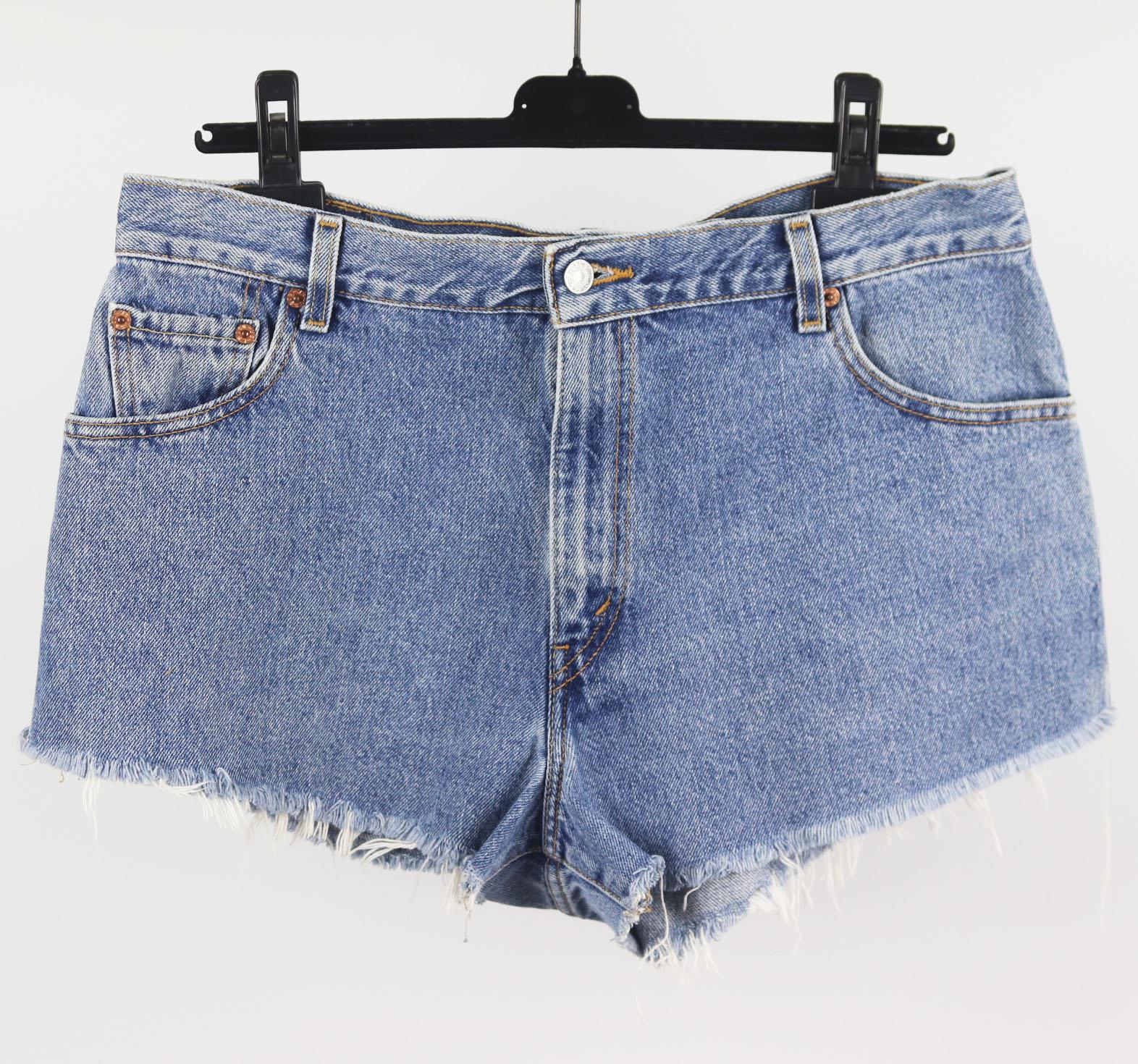 LEVI'S DISTRESSED HIGH WAISTED DENIM SHORTS W30 UK 12 - Image 2
