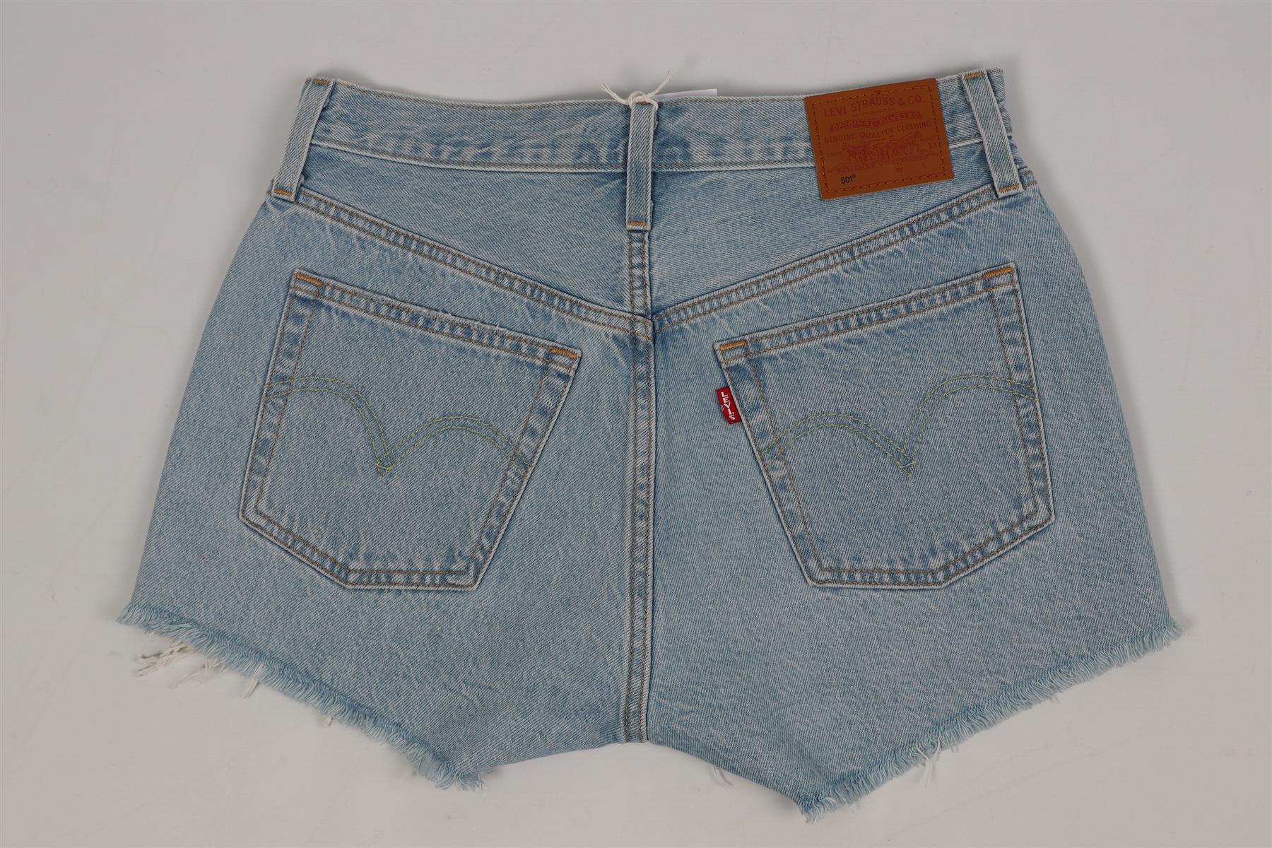 LEVI'S HIGH RISE DENIM SHORTS W27 UK 8-10 - Image 4