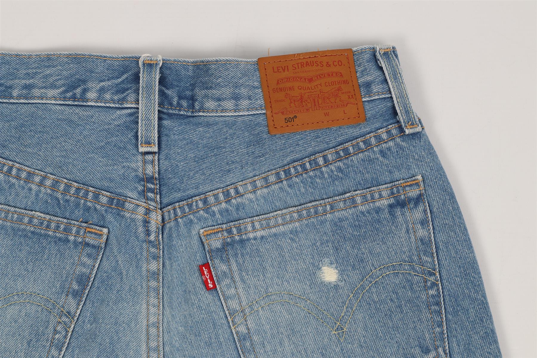LEVI'S HIGH RISE DENIM SHORTS W27 UK 8-10 - Image 5