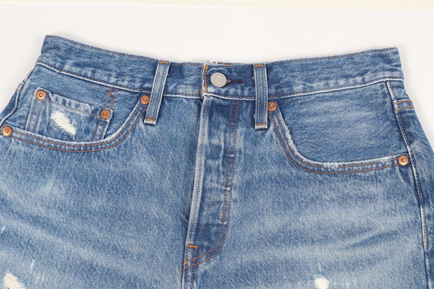 LEVI'S HIGH RISE DENIM SHORTS W27 UK 8-10 - Image 3