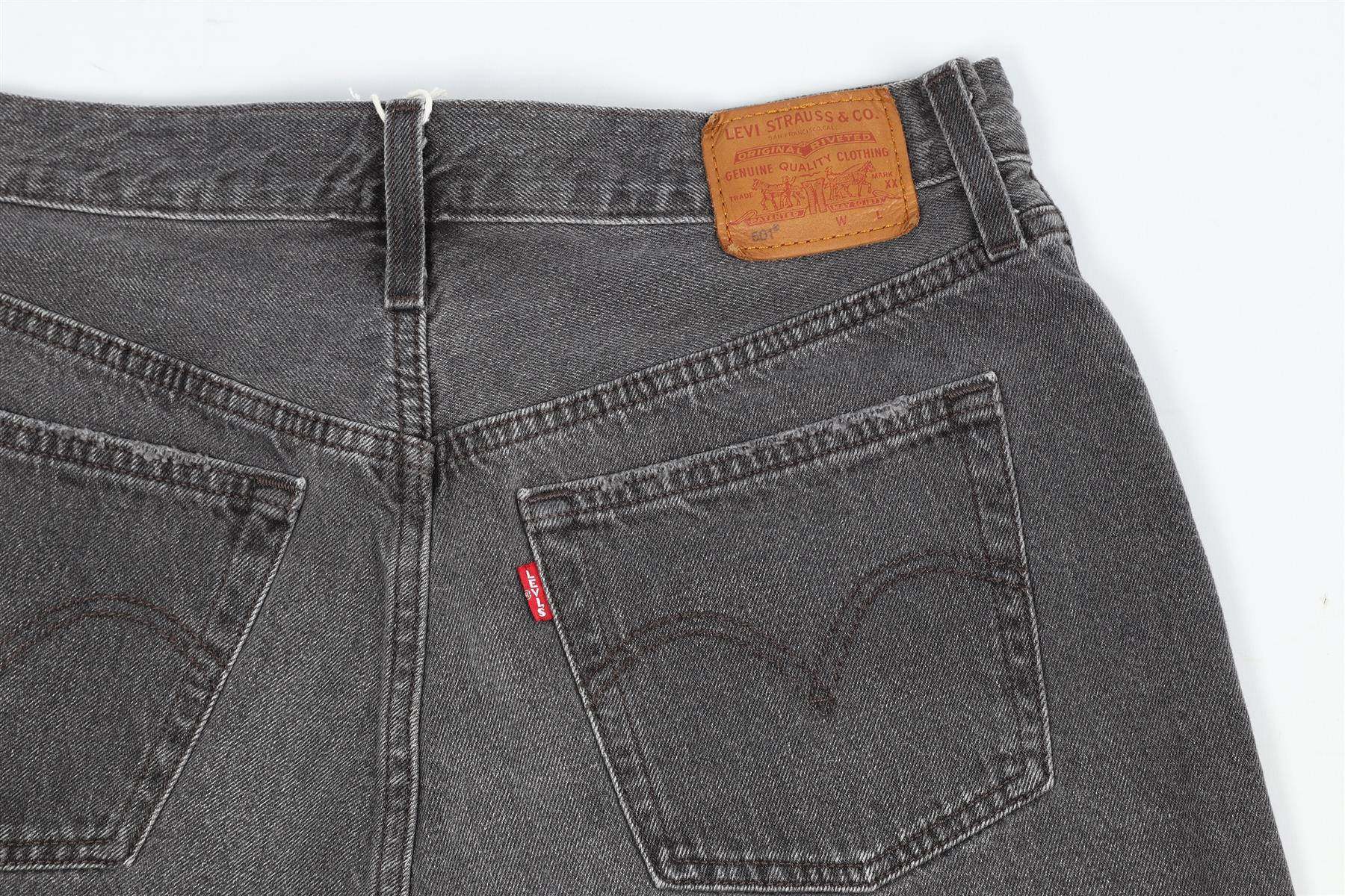 LEVI'S HIGH RISE DENIM SHORTS W28 UK 10 - Image 5