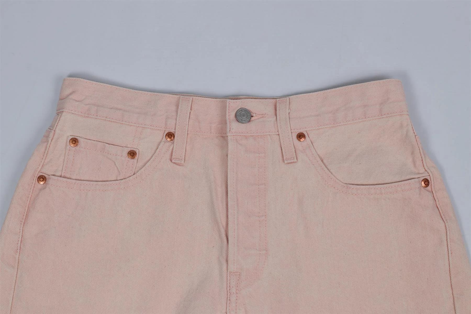 LEVI'S HIGH RISE DENIM SHORTS W28 UK 10 - Image 3