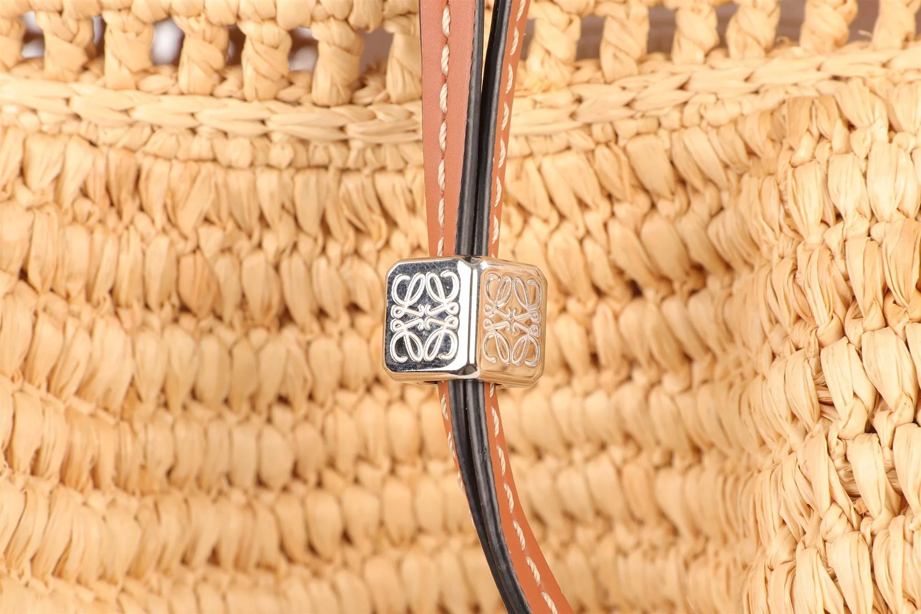 LOEWE X PAULA'S IBIZA BEIGE BALLOON RAFFIA SHOULDER BAG - Image 10