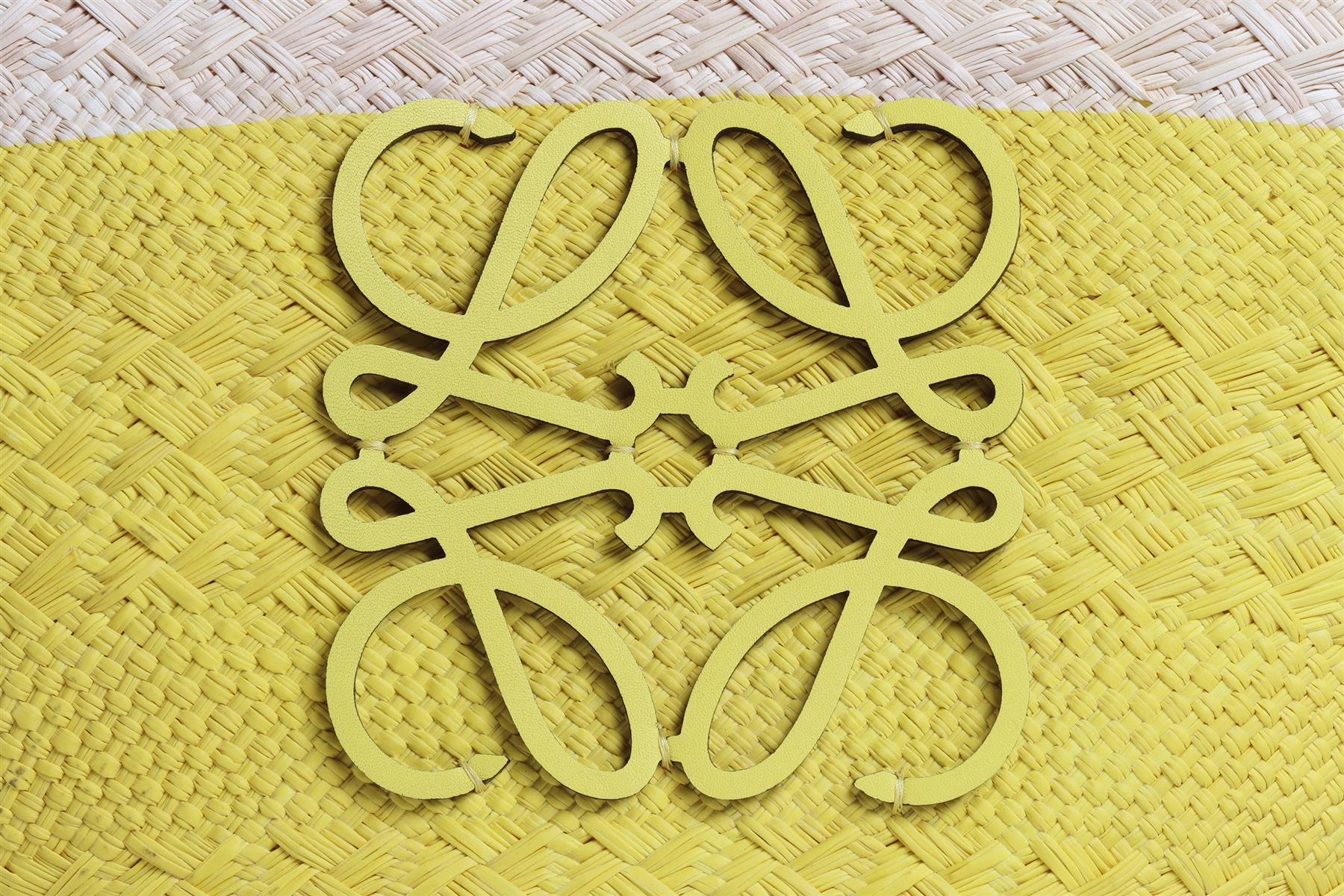 LOEWE YELLOW ANAGRAM MEDIUM STRAW SHOULDER BAG - Image 10