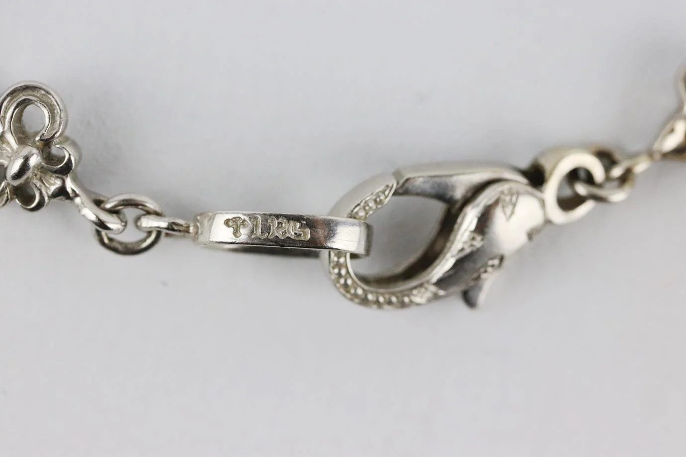 LOREE RODKIN FLEUR DE LIS 18K WHITE GOLD NECKLACE - Image 6