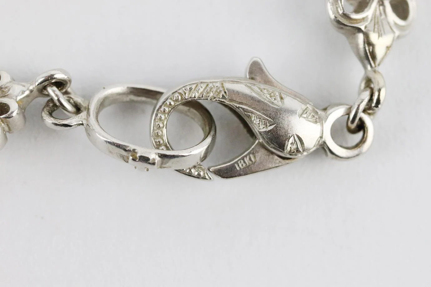 LOREE RODKIN FLEUR DE LIS 18K WHITE GOLD NECKLACE - Image 7