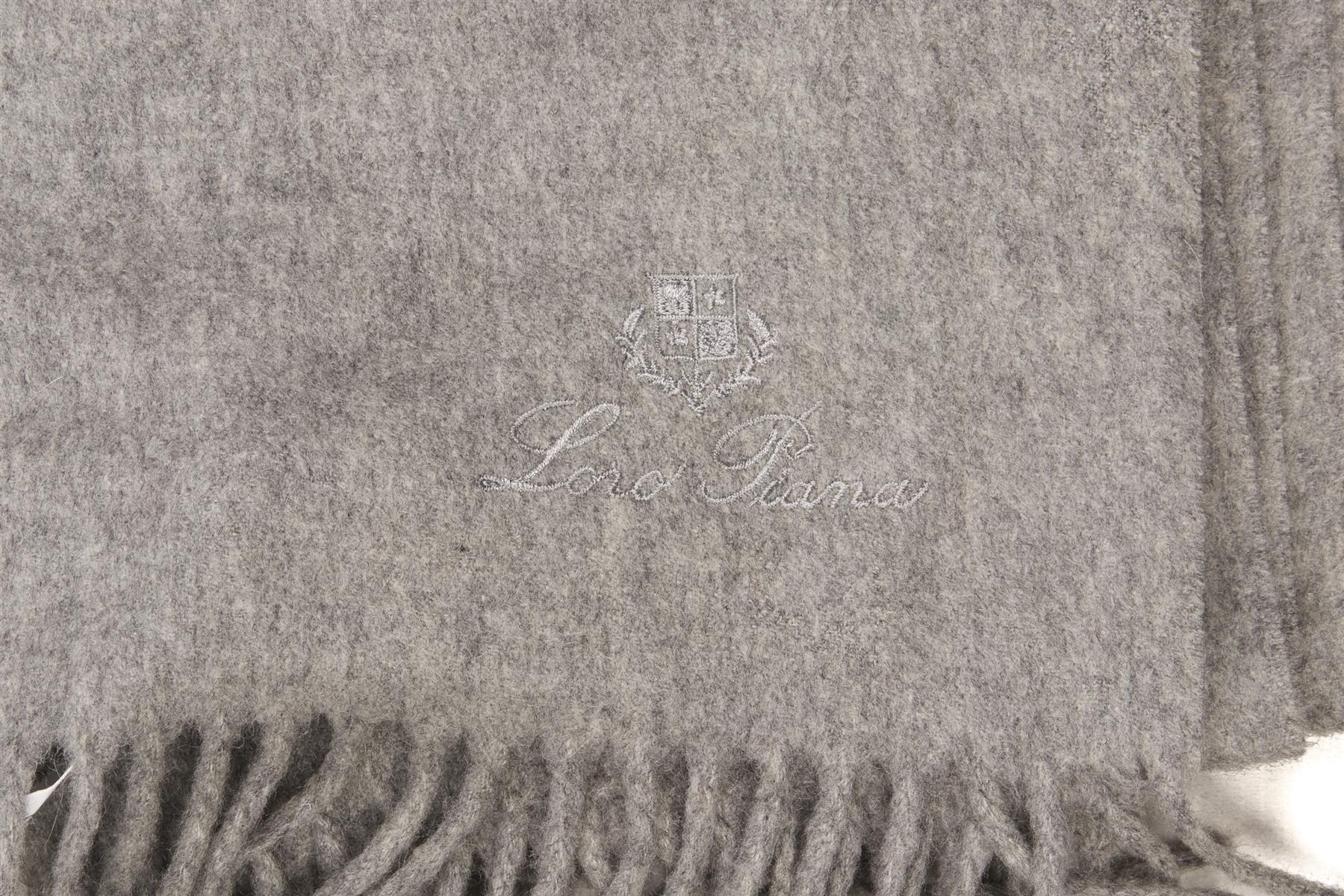 LORO PIANA GREY CASHMERE THROW - Image 3