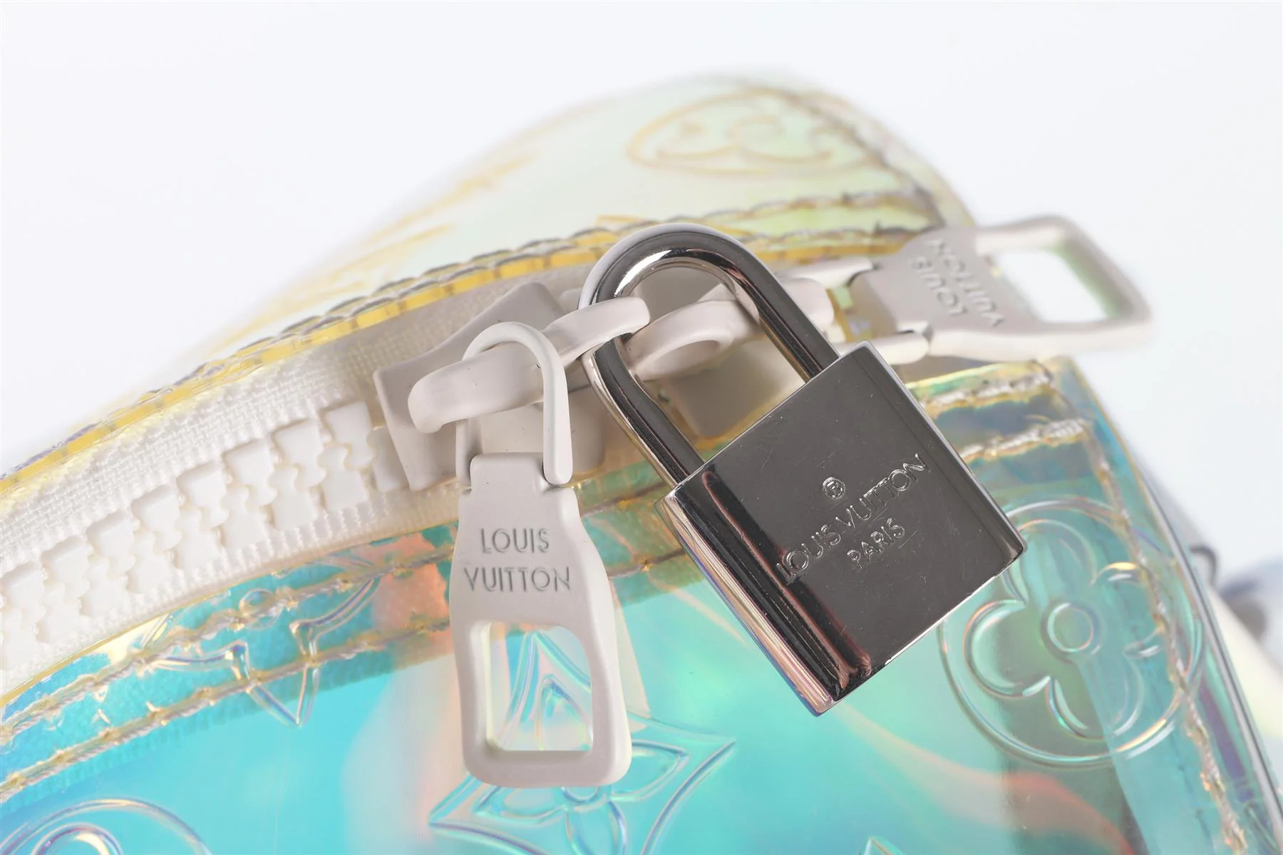 LOUIS VUITTON MULTI 2019 KEEPALL BANDOULIÈRE 50 PRISM MONOGRAM PVC TRAVEL BAG - Image 9