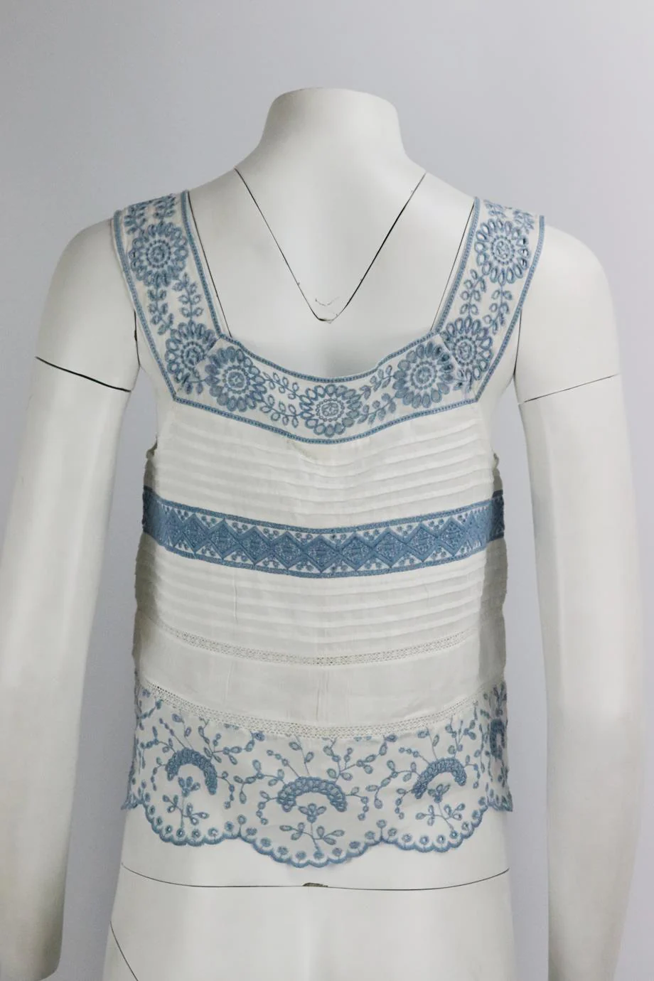LOVESHACKFANCY CROPPED BRODERIE ANGLAISE COTTON TOP SMALL - Image 4