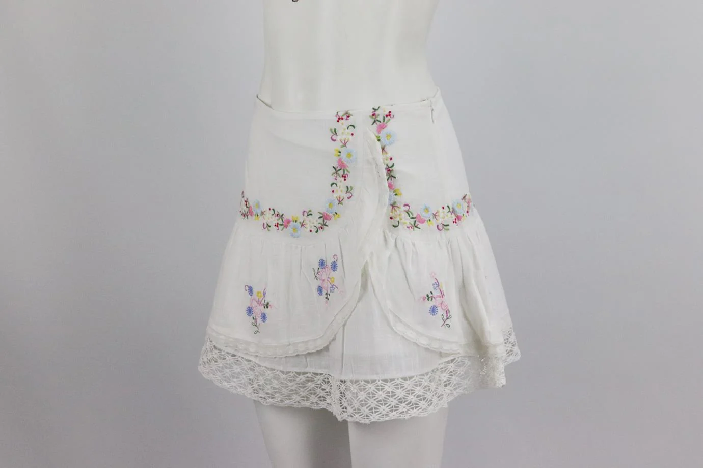 LOVESHACKFANCY EMBROIDERED COTTON VOILE MINI SKIRT US 4 UK 8 - Image 3