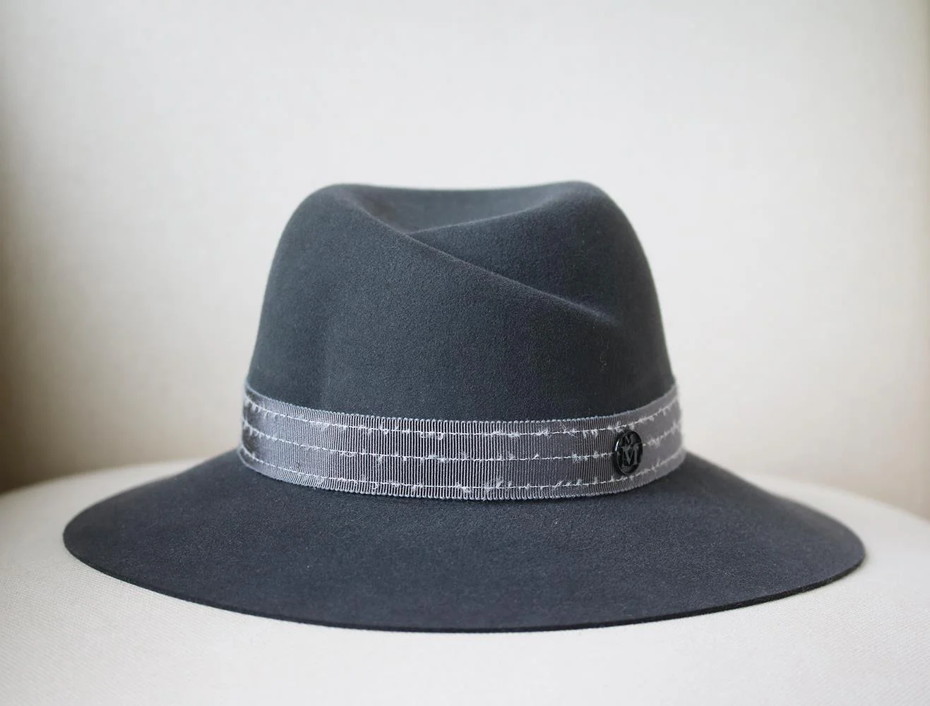 MAISON MICHEL VIRGINIE GROSGRAIN TRIMMED RABBIT FELT FEDORA LARGE - Image 3
