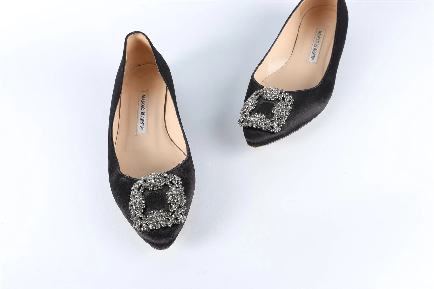 MANOLO BLAHNIK BLACK HANGISI CRYSTAL AND SATIN BALLET FLATS - Image 4