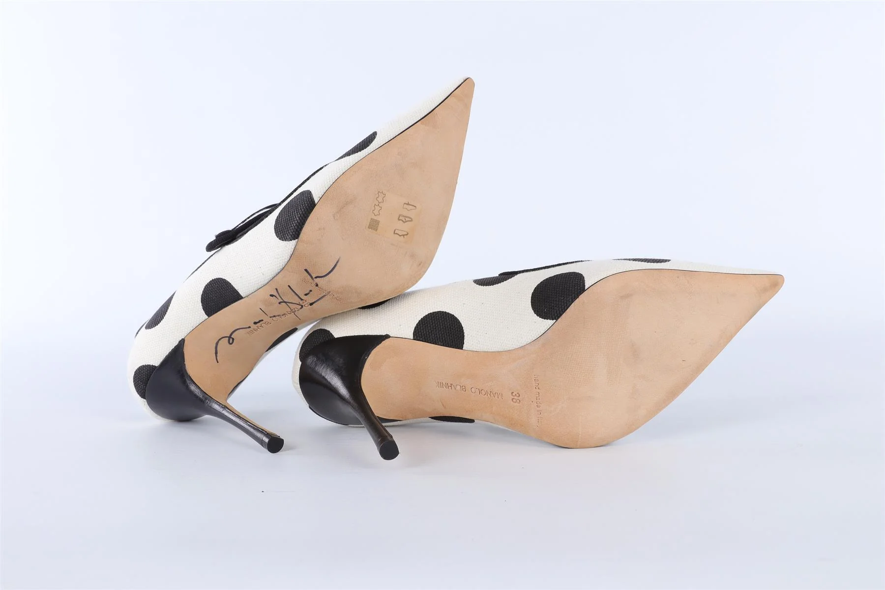 MANOLO BLAHNIK WHITE CANVAS PUMPS EU 38 UK 5 - Image 6