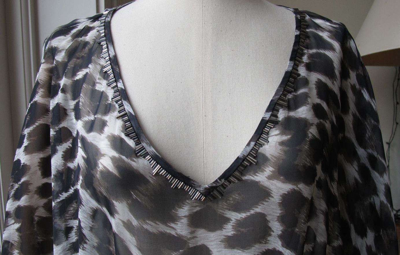 MARIE FRANCE VAN DAMME HAND EMBELLISHED SILK KAFTAN UK 8 - Image 2