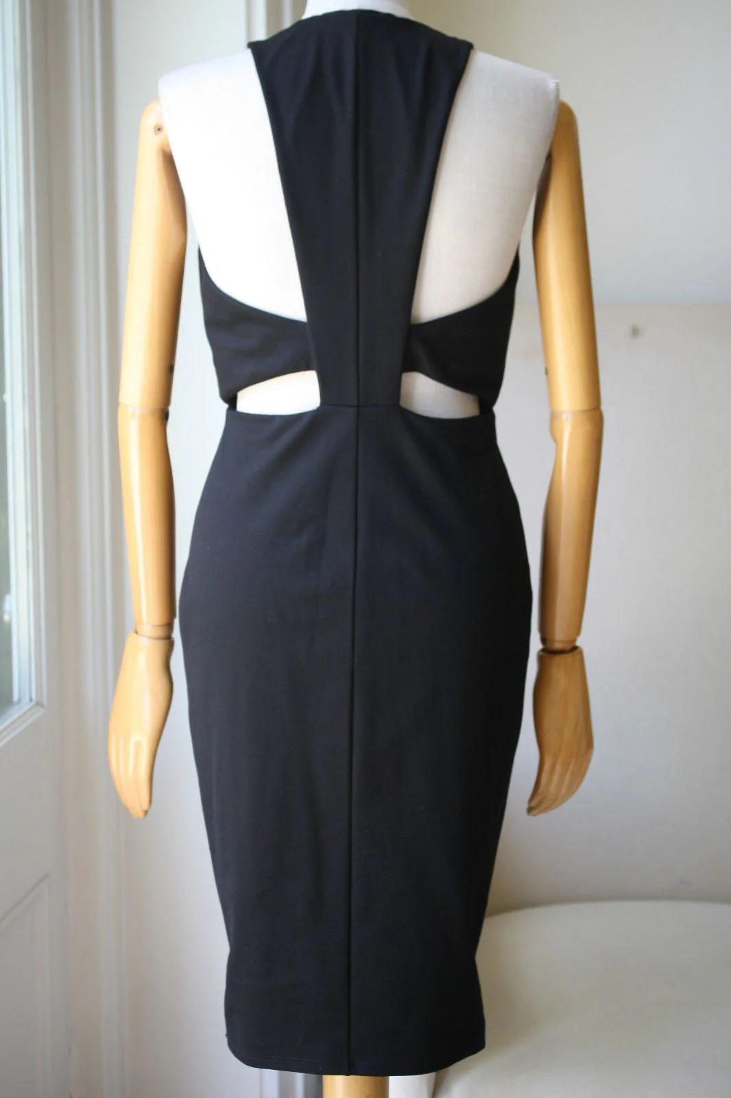 MASON BY MICHELLE MASON PLUNGE CUT OUT DRESS MEDIUM - Image 3