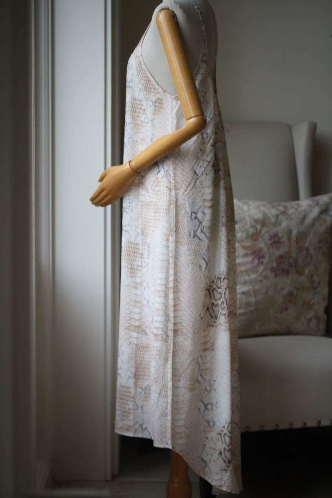 MELISSA ODABASH AVA SNAKE-PRINT SILK DRESS - Image 7