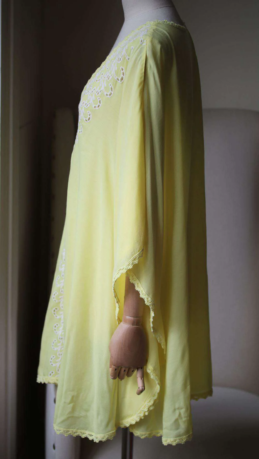 MELISSA ODABASH JESSICA EMBROIDERED KAFTAN DRESS ONE SIZE - Image 3