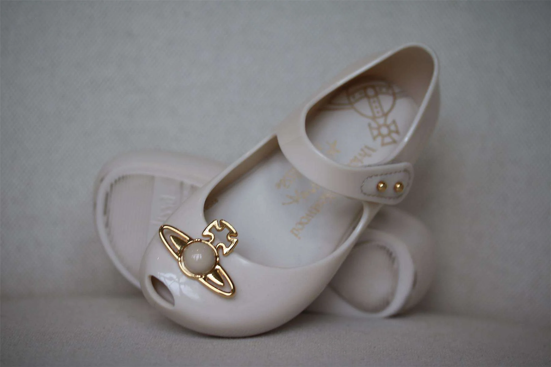 MINI MELISSA X VIVIENNE WESTWOOD GIRLS IVORY PEARL ORB JELLY SHOES EU 24 UK 7 - Image 4