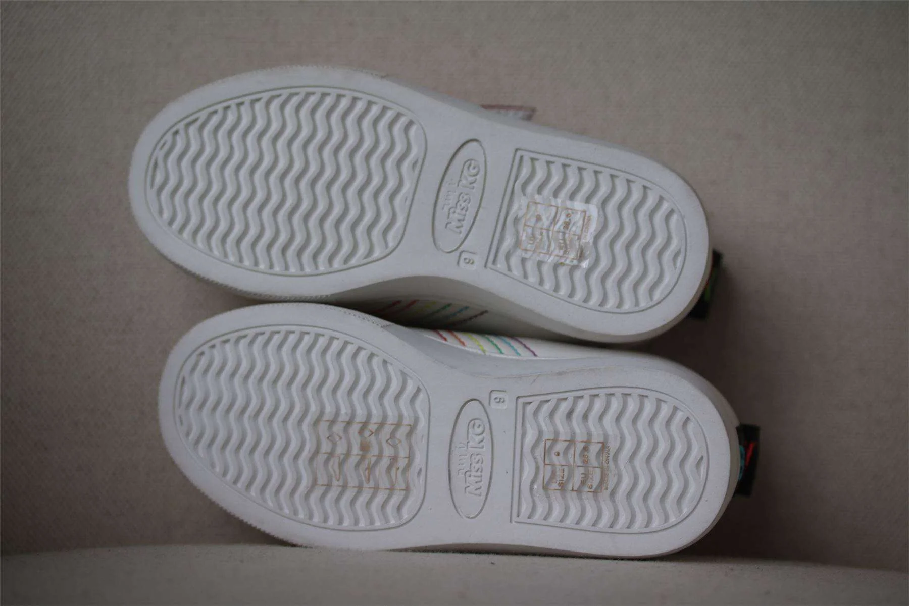 MINI MISS KG GIRLS SUPERSTAR RAINBOW TRAINERS EU 27 UK 9 - Image 4