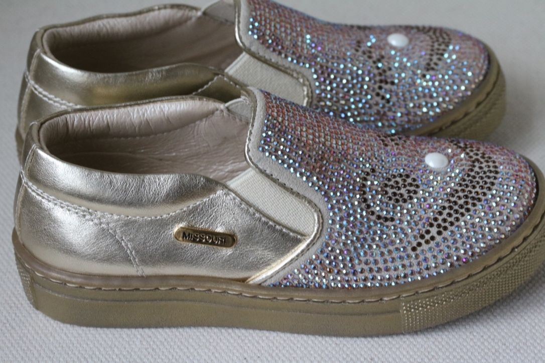 MISSOURI BABY GIRLS GOLD DIAMANTE SLIP ON SHOES EU 26 UK 8.5 - Image 7
